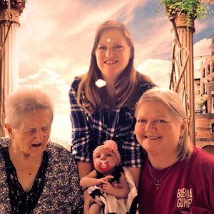 Meet your Posher, Christy